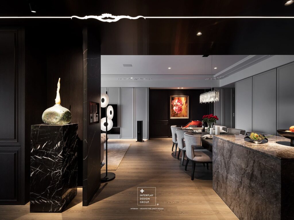 透過不同材質的搭配，堆疊適合空間的風格。